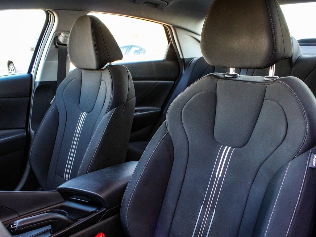 Used 2023 Hyundai Elantra SEL image 32