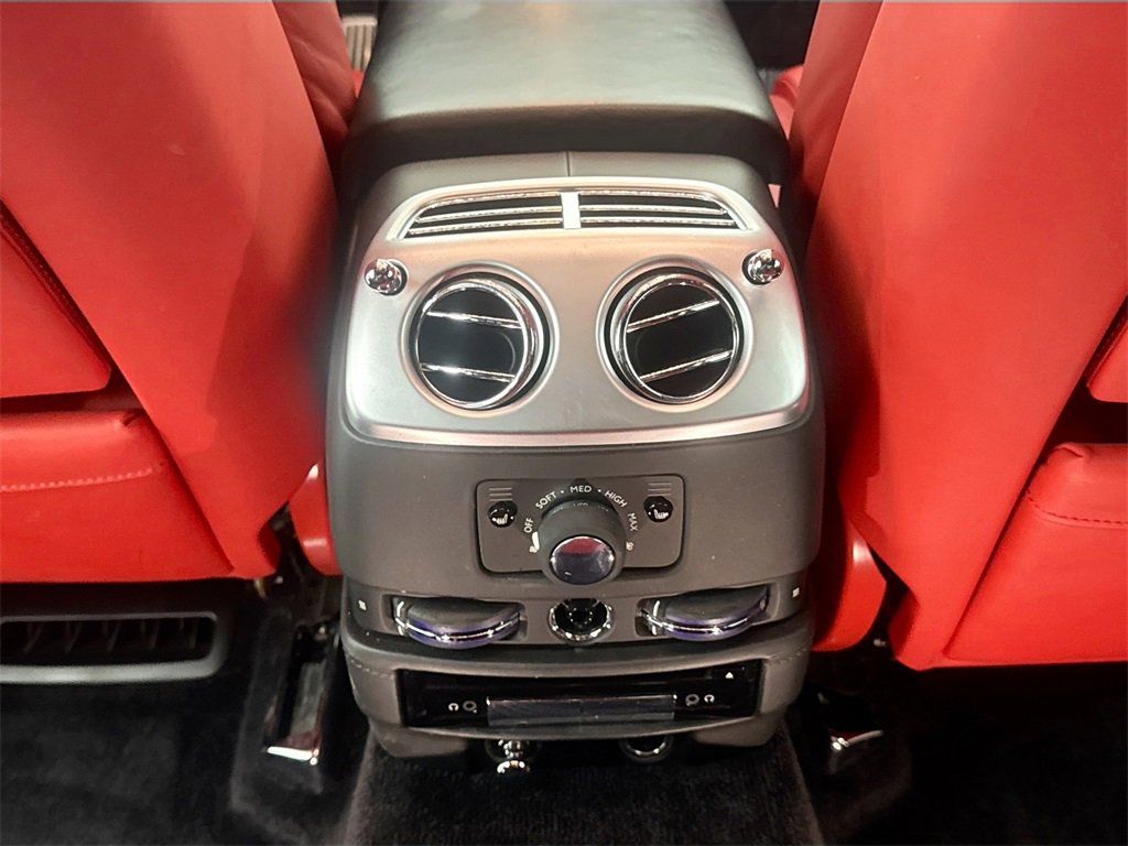Used 2019 Rolls-Royce Ghost image 24