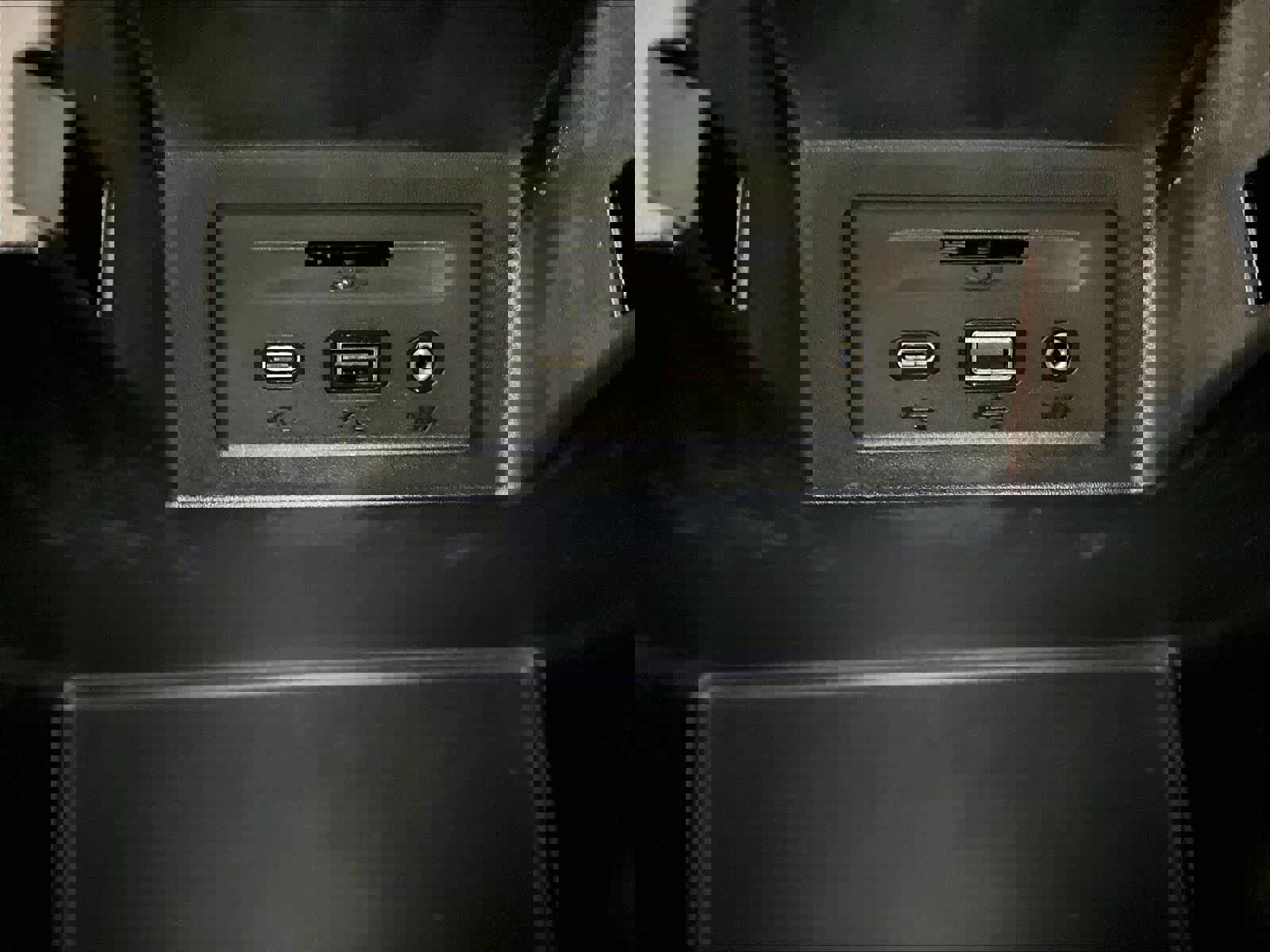 Used 2020 Chevrolet Silverado 1500 LT Trail Boss image 27