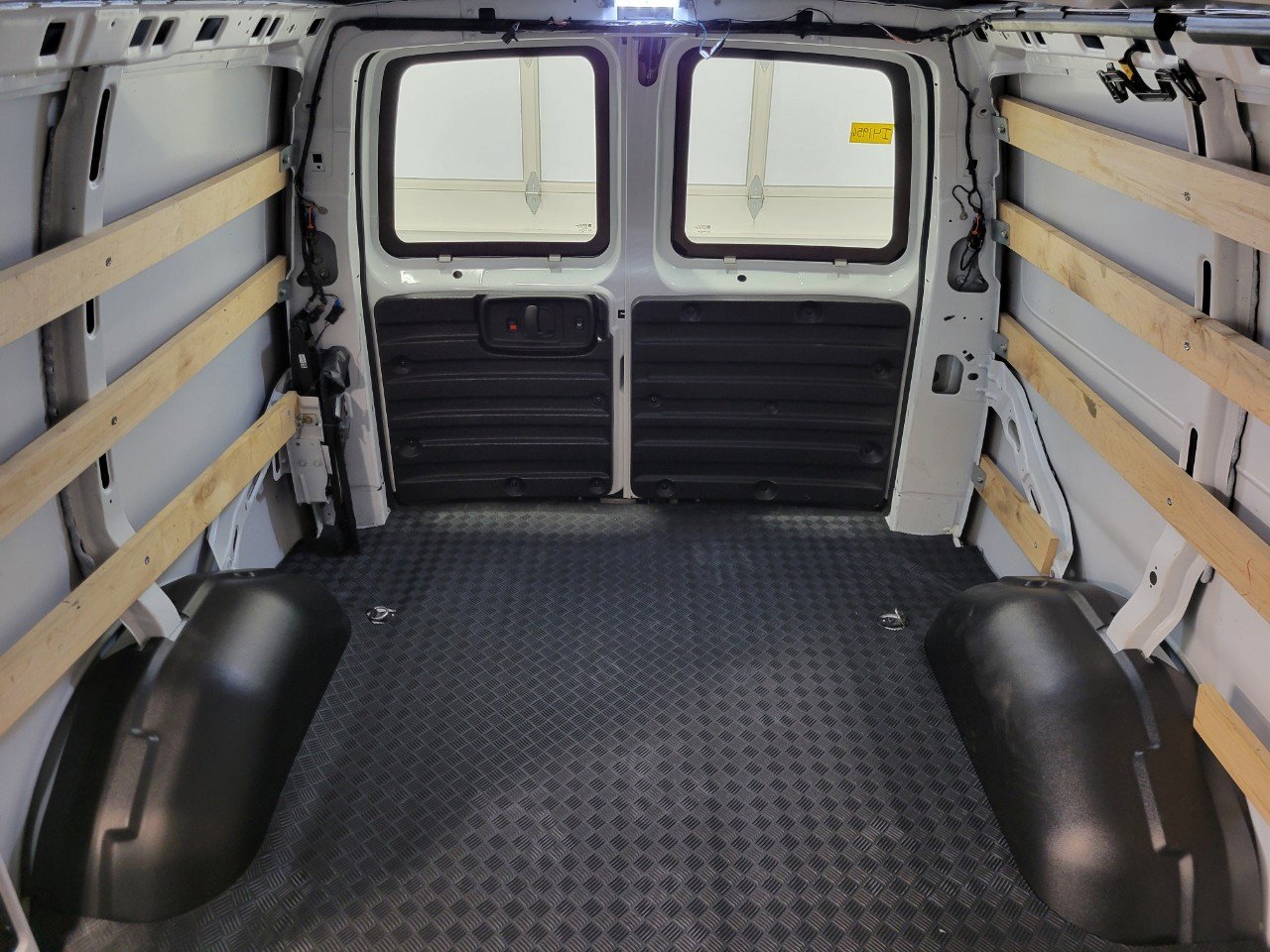 Used 2024 Chevrolet Express 2500 RWD 2500 135 w/ Driver Convenience Package image 23