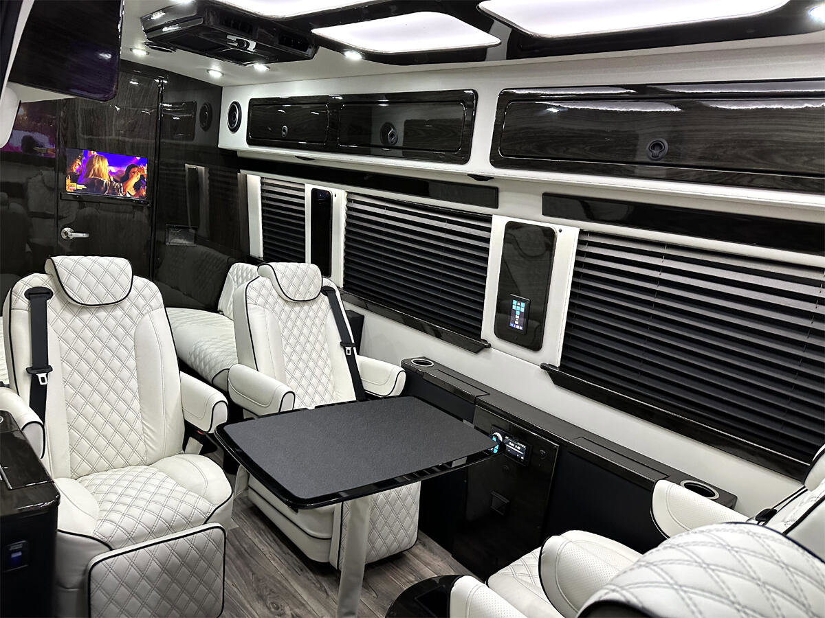 Used 2024 Mercedes-Benz Sprinter 3500 image 26