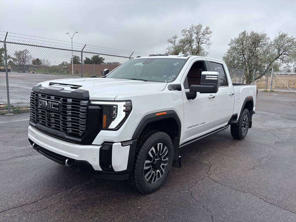 Used 2025 GMC Sierra 3500 Denali Ultimate AWD/4WD image 2