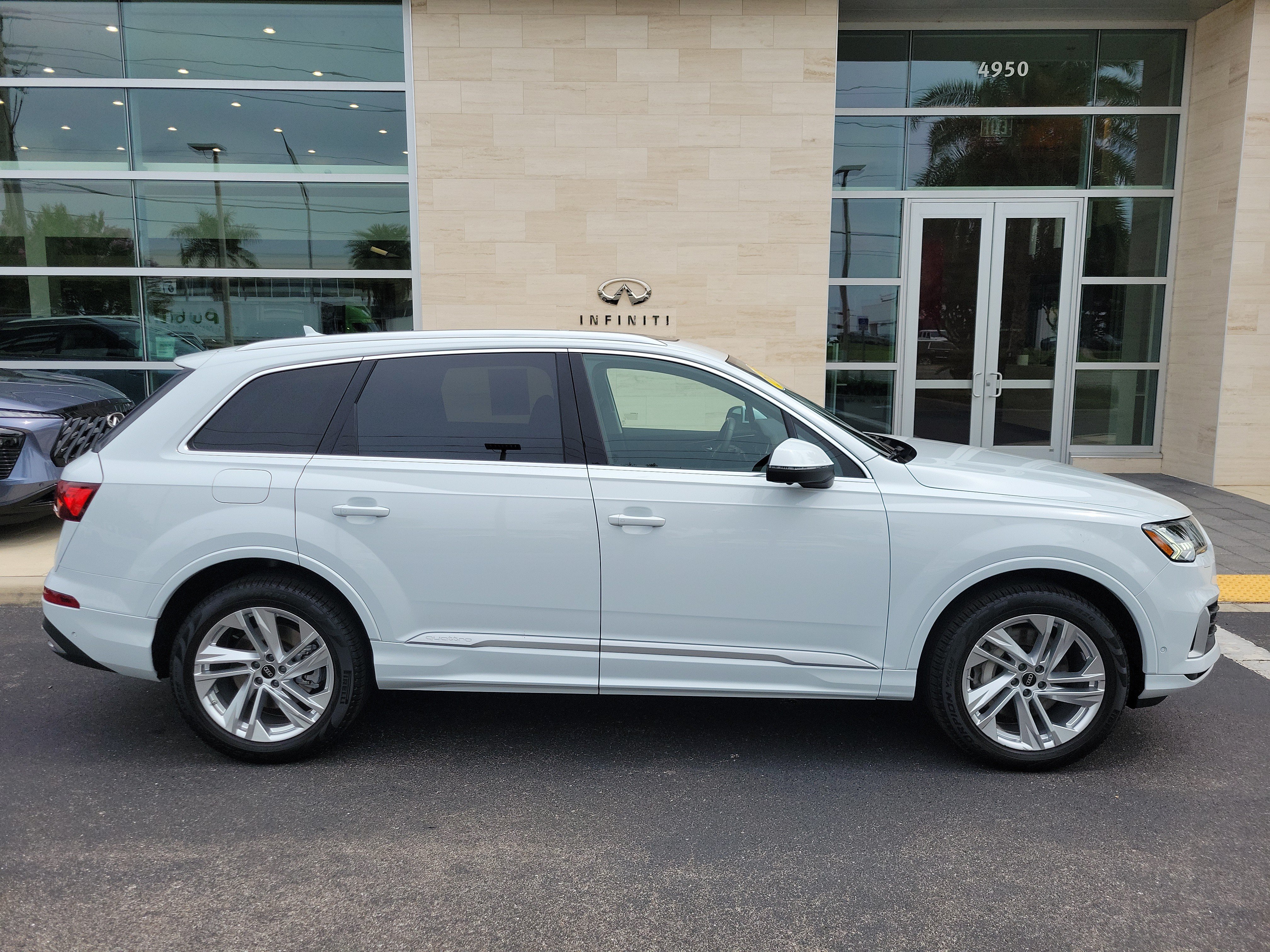 Used 2023 Audi Q7 3.0T Premium AWD/4WD image 3