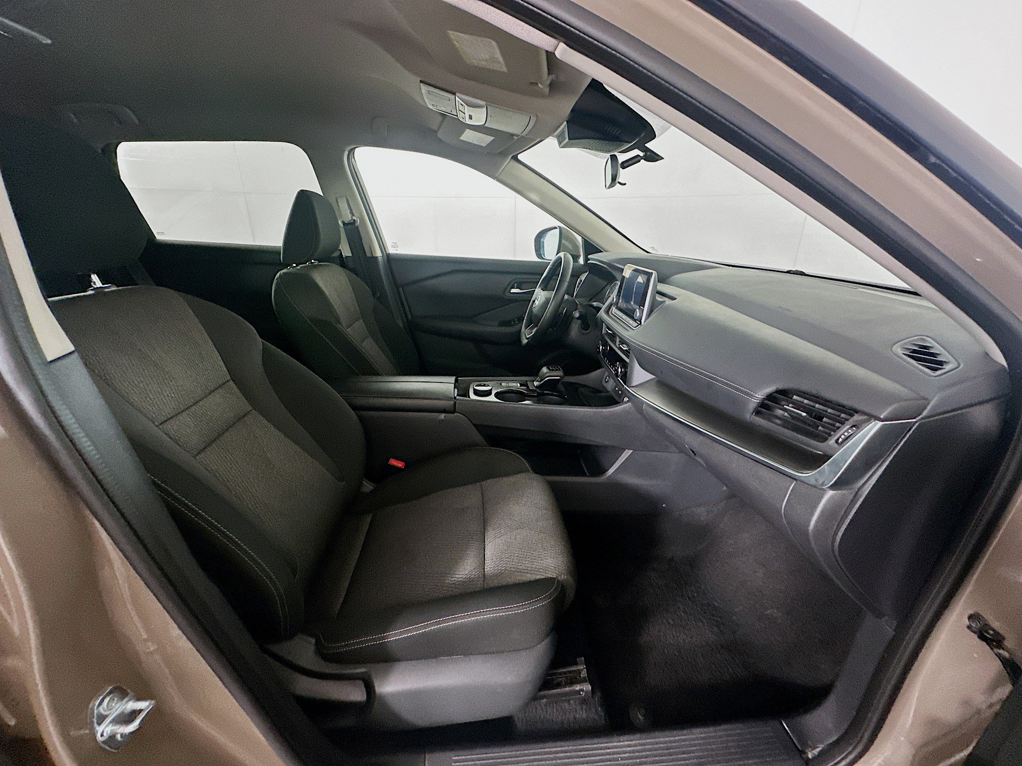 Used 2025 Nissan Rogue SV AWD/4WD image 30