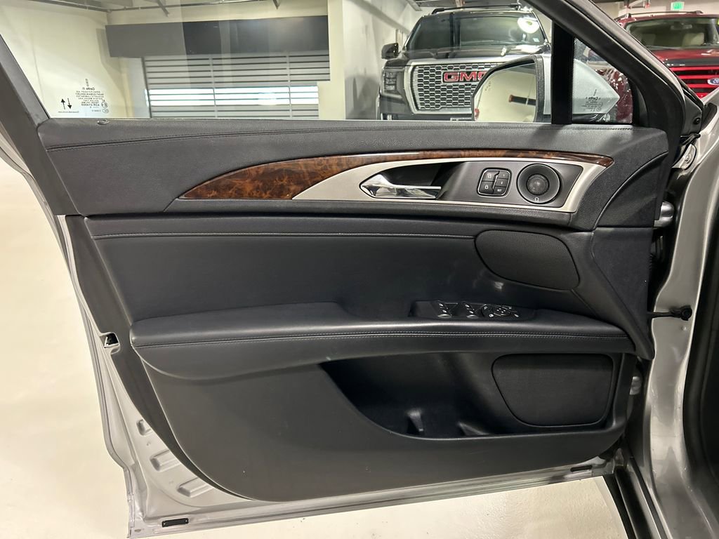 Used 2020 Lincoln MKZ Reserve w/ Elements Package AWD/4WD image 9