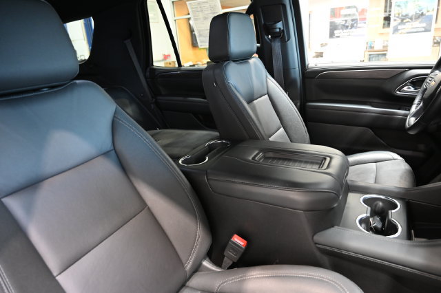 Used 2024 Chevrolet Tahoe LT w/ Luxury Package AWD/4WD image 8
