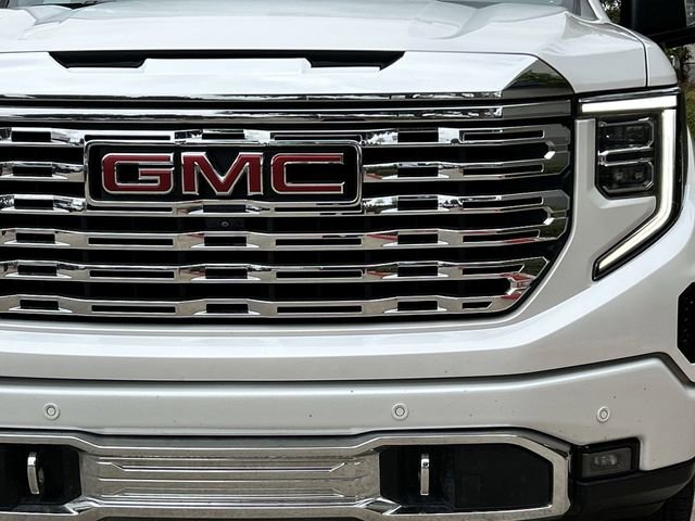 Used 2022 GMC Sierra 1500 Denali w/ Denali Reserve Package AWD/4WD image 9