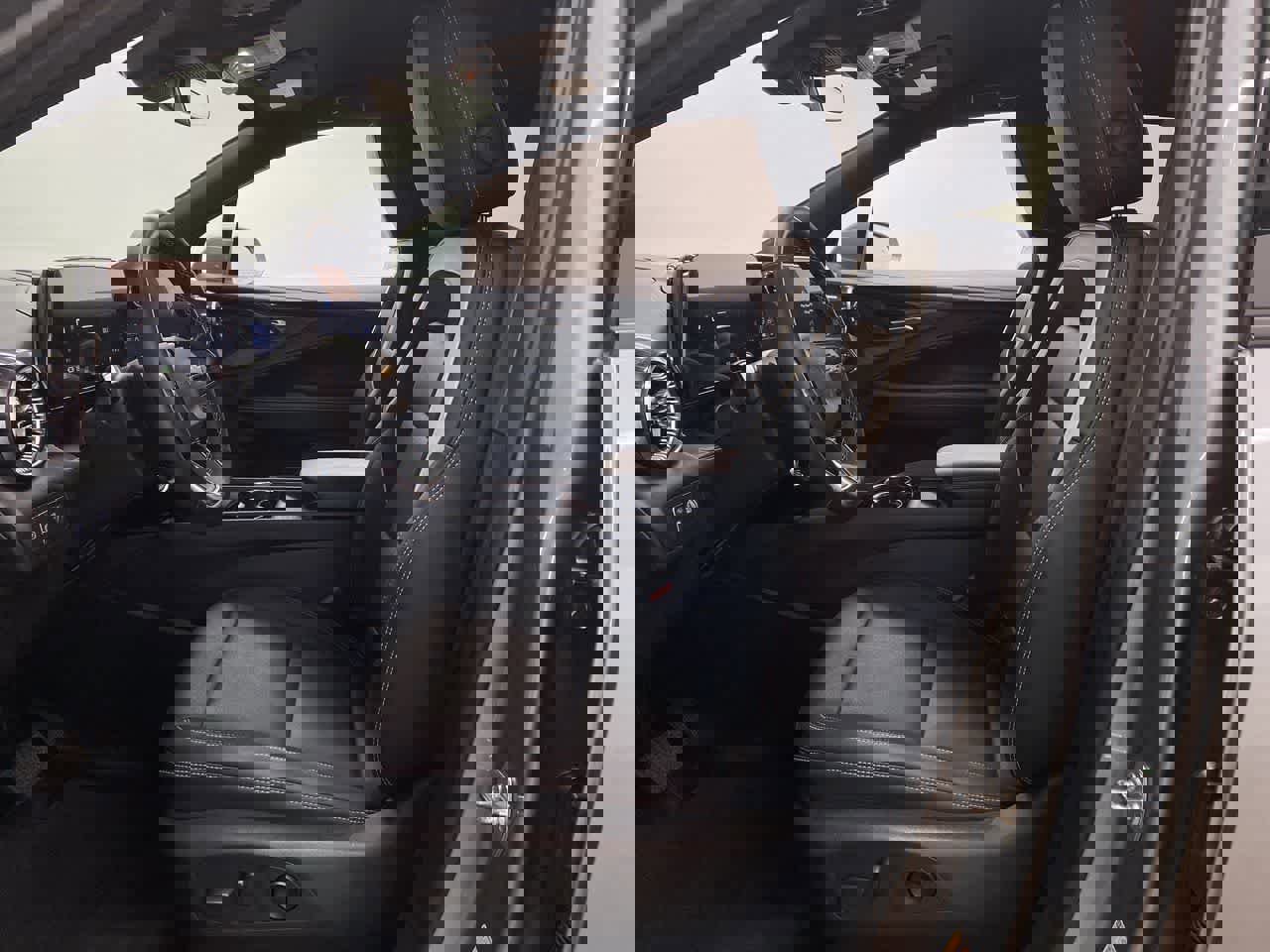 Used 2024 Chevrolet Blazer EV LT image 13