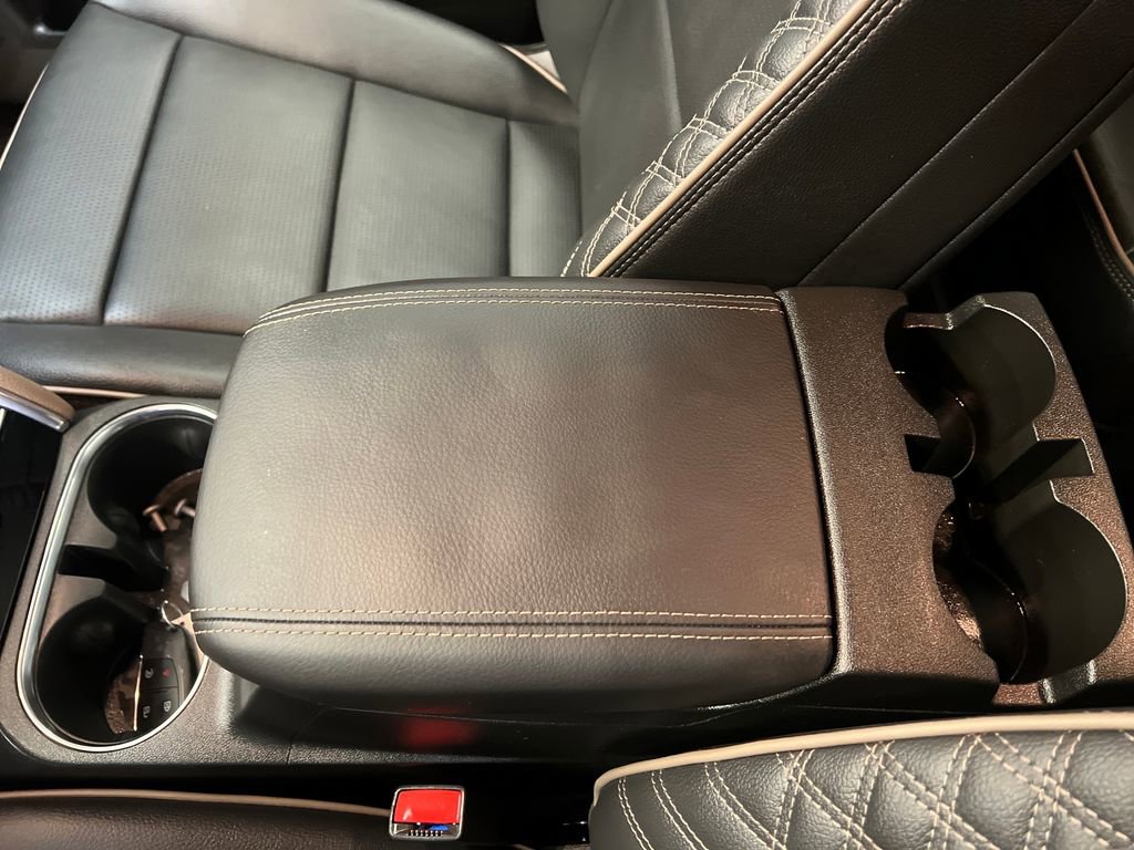 Used 2025 GMC Canyon Denali image 40