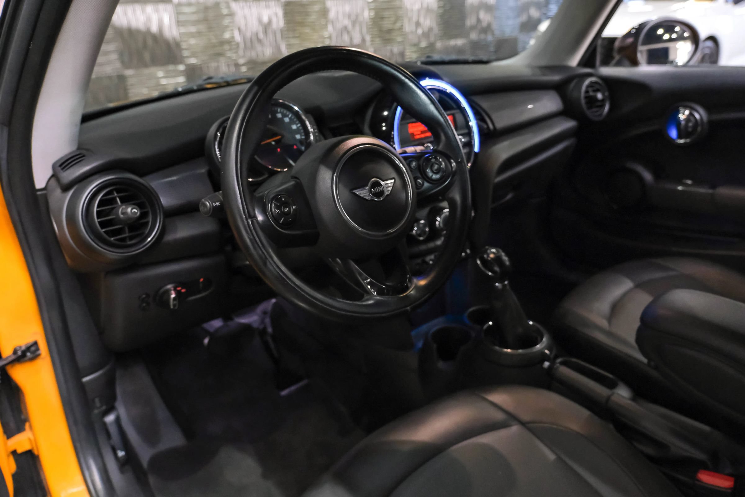 Used 2014 MINI Cooper 2-Door Hardtop FWD image 3