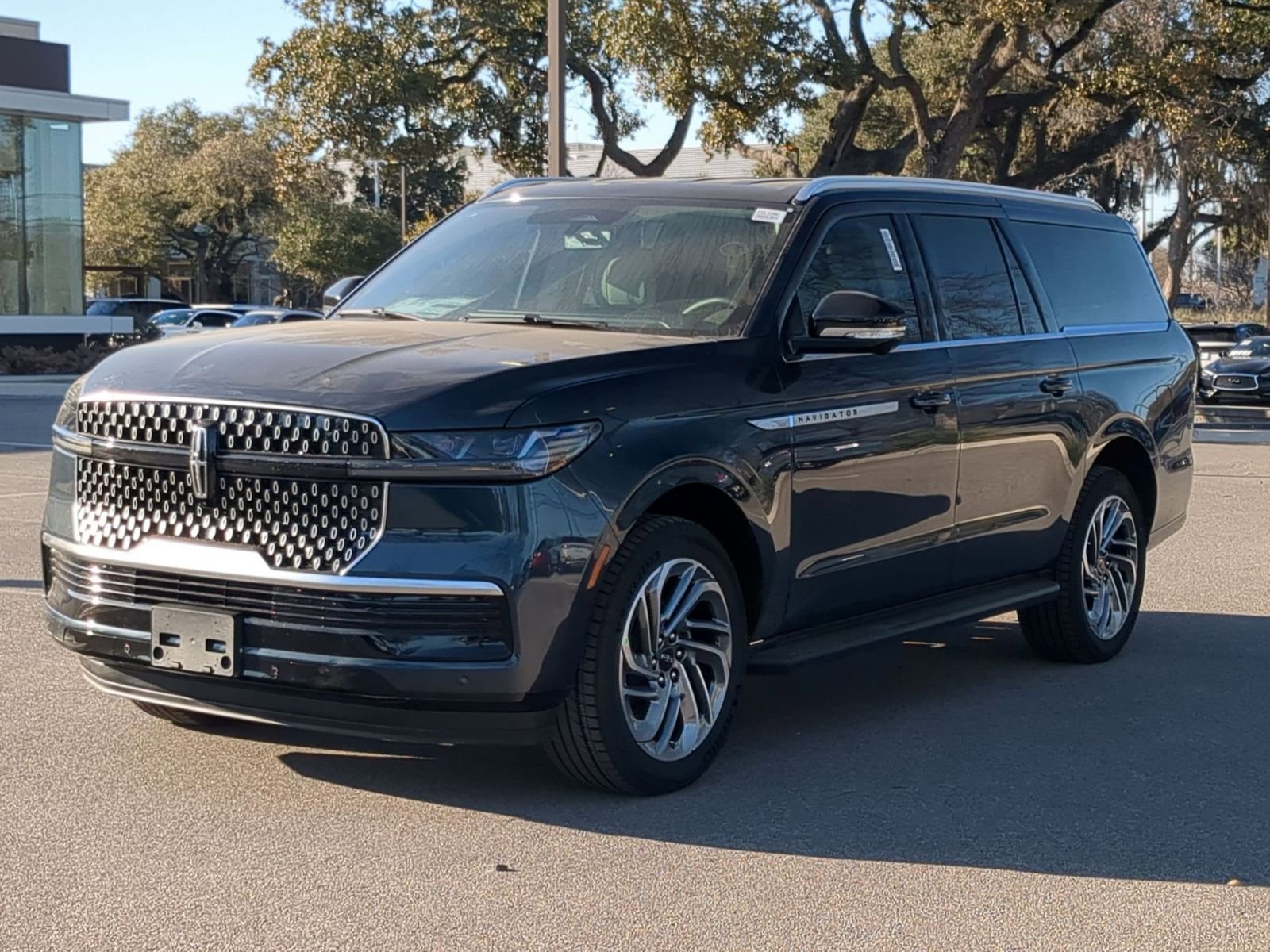 New 2026 Lincoln Navigator L Premier image 7