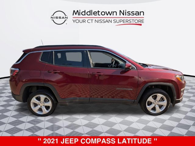 Used 2021 Jeep Compass Latitude w/ Convenience Group AWD/4WD image 2
