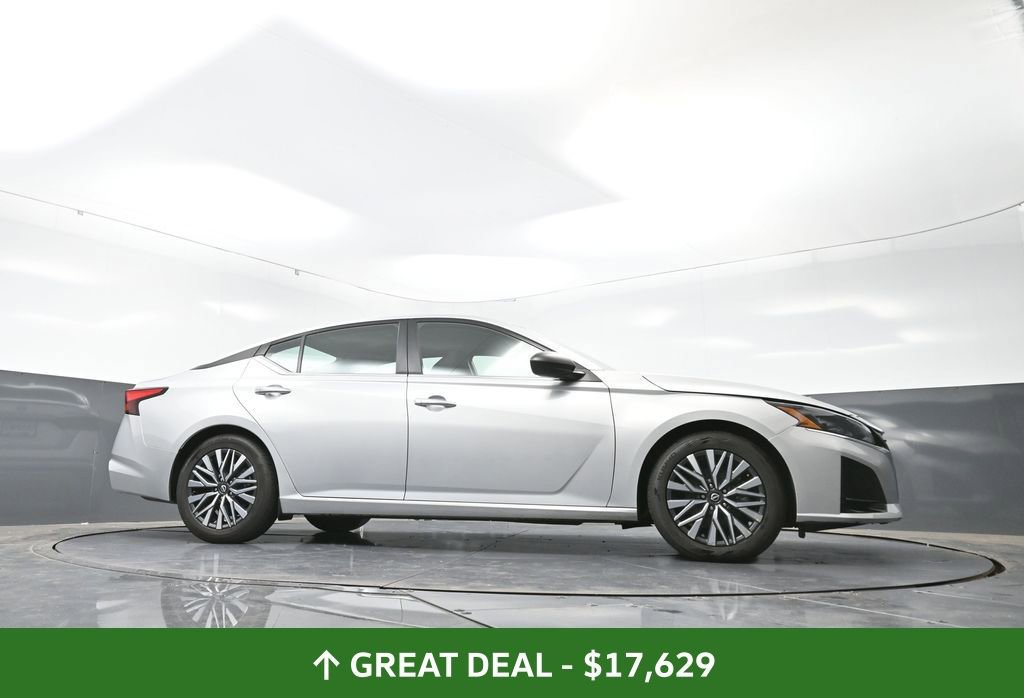 Used 2024 Nissan Altima 2.5 SV image 50