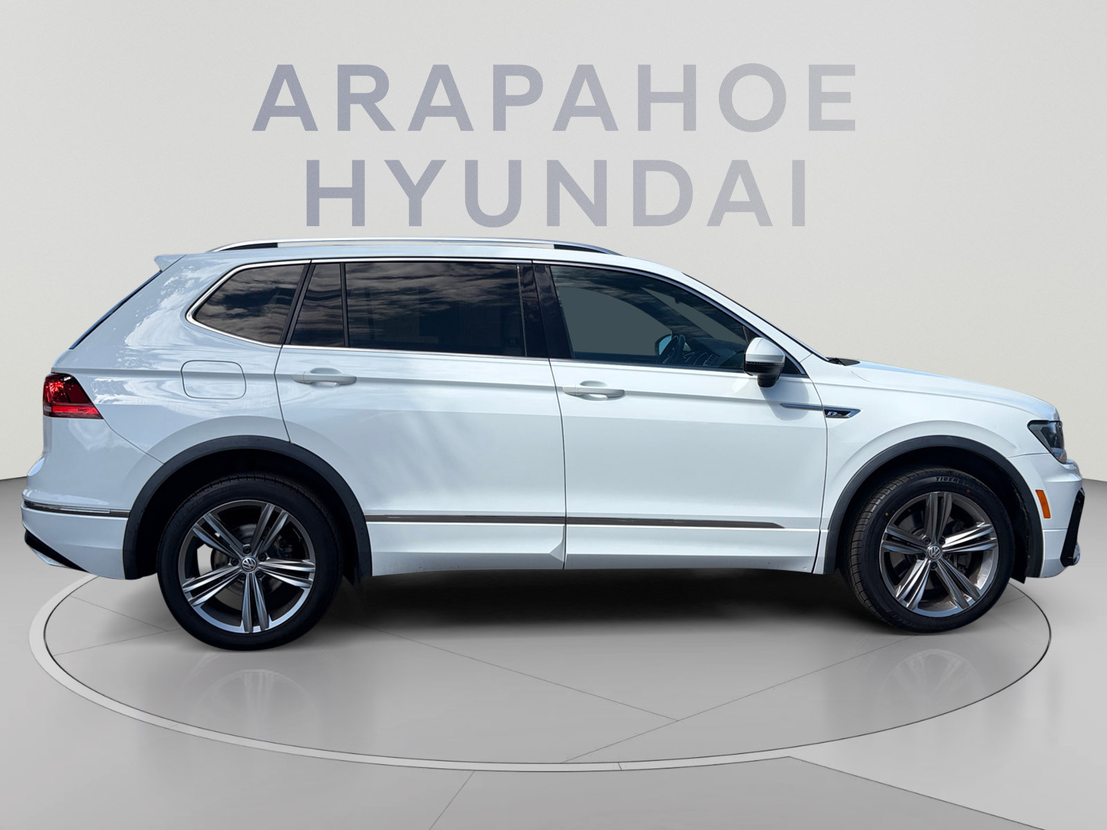 Used 2018 Volkswagen Tiguan SEL w/ R-Line Package AWD/4WD image 6