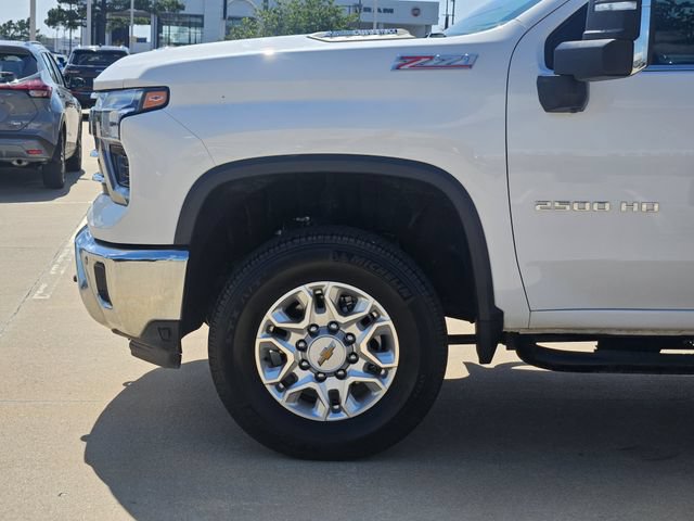 Used 2025 Chevrolet Silverado 2500 LTZ w/ LTZ Premium Package AWD/4WD image 13