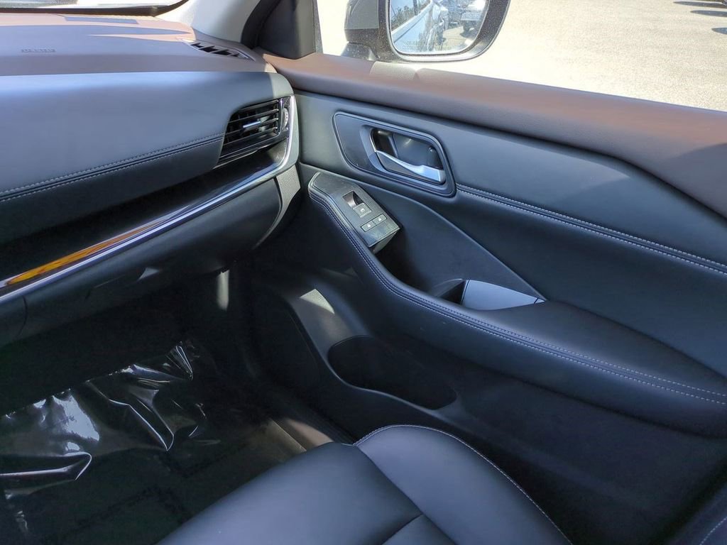 Certified 2023 Nissan Rogue SL image 17