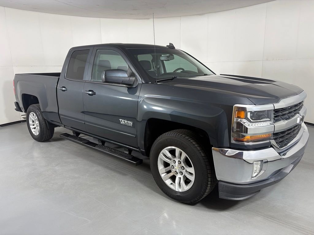 Used 2017 Chevrolet Silverado 1500 LT w/ Texas Edition RWD image 9