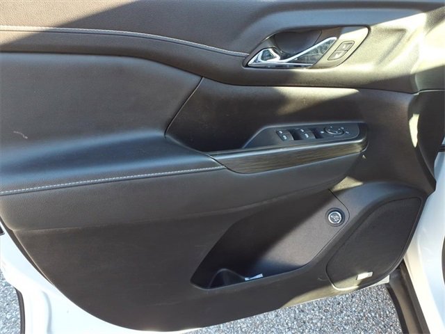 Used 2023 GMC Acadia SLT image 13