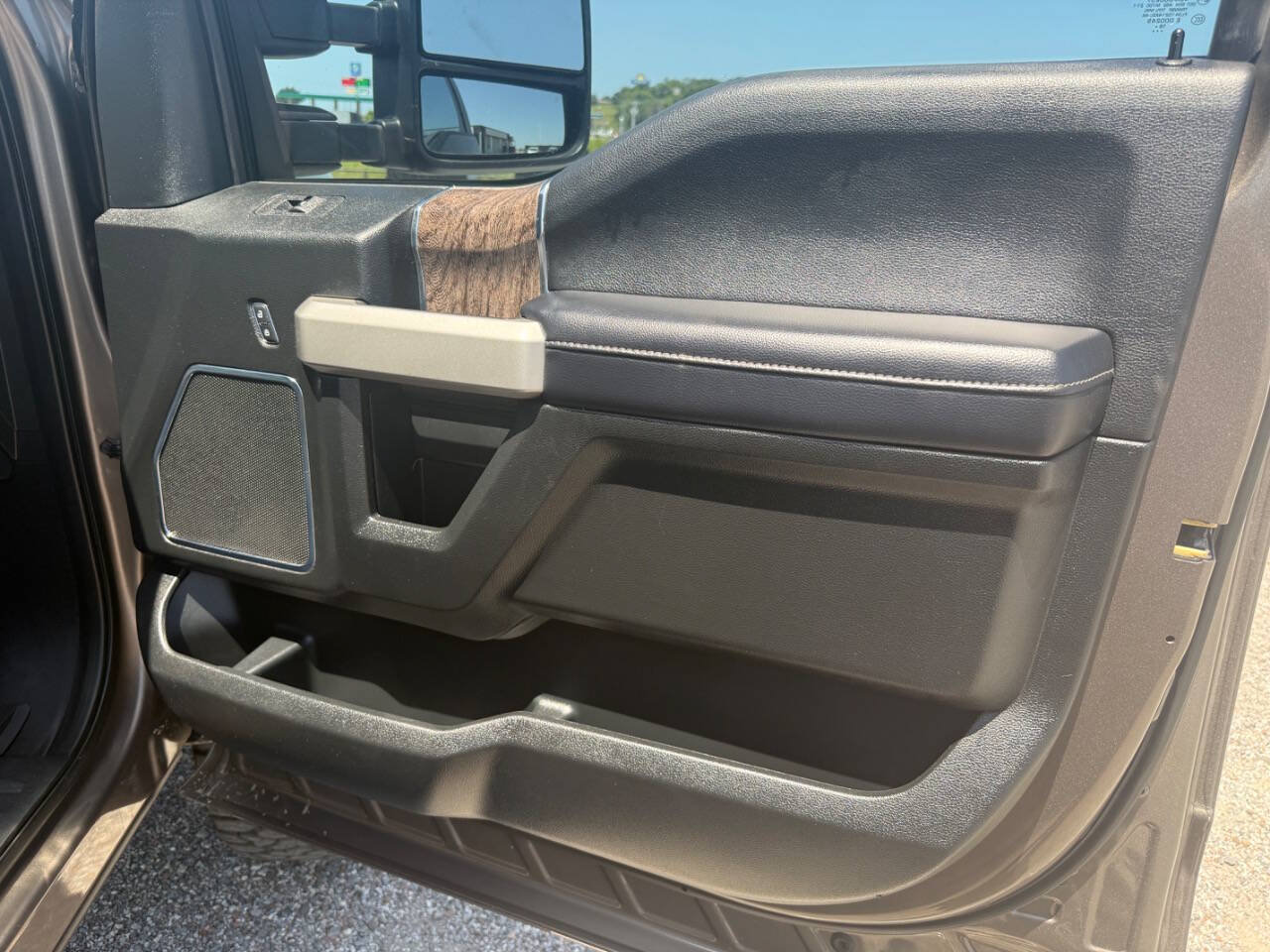 Used 2019 Ford F350 Lariat w/ Lariat Value Package AWD/4WD image 46
