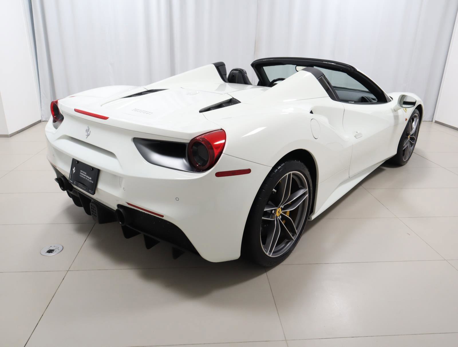 Used 2018 Ferrari 488 Spider Convertible RWD image 9