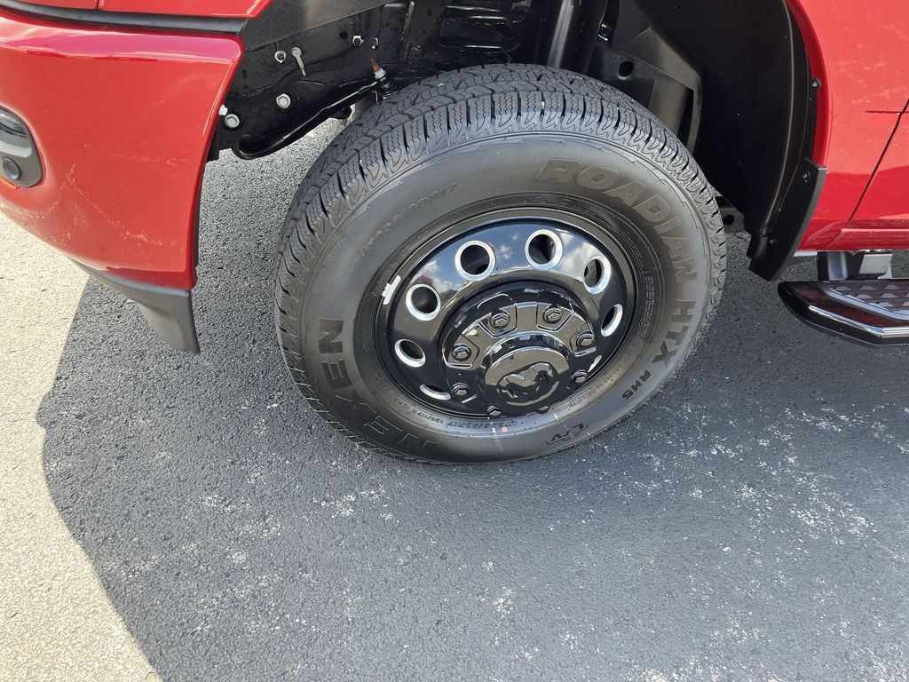 New 2026 RAM 3500 Big Horn AWD/4WD image 10