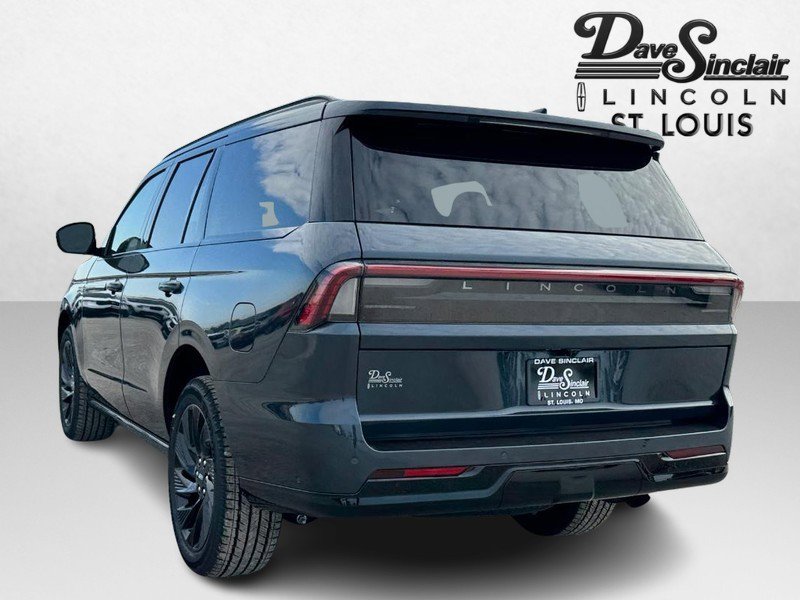New 2025 Lincoln Navigator Reserve image 7