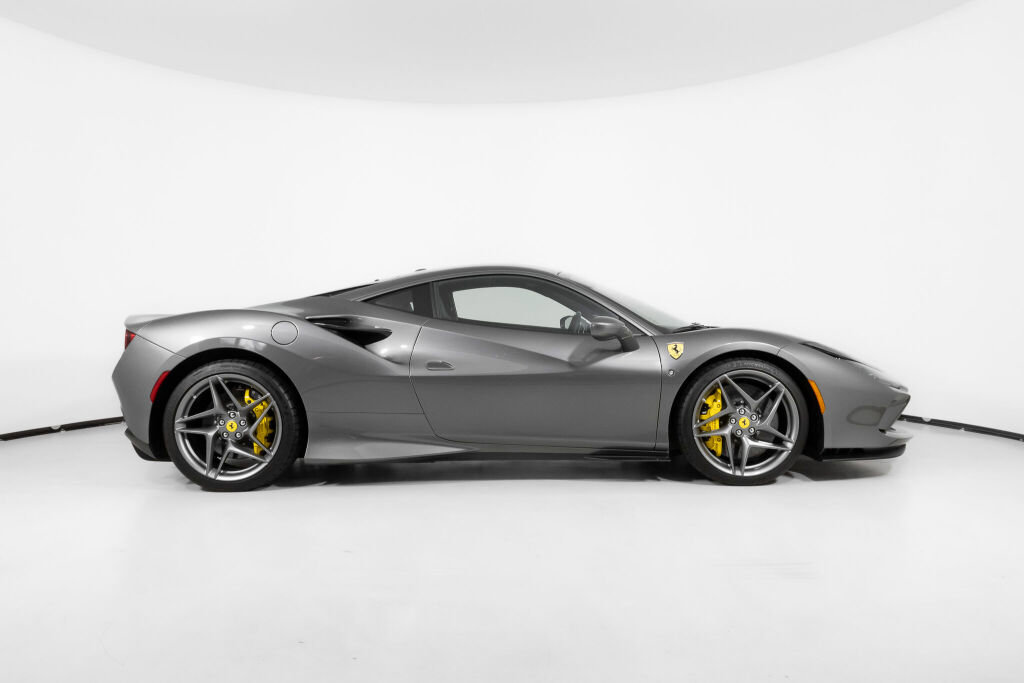 Used 2022 Ferrari F8 Tributo image 11