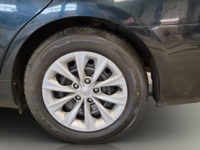 Used 2016 Toyota Camry LE image 23