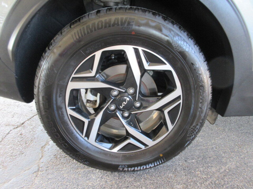 Used 2024 Kia Sportage LX image 24