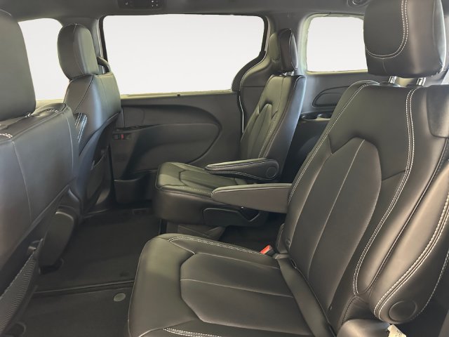 New 2027 Chrysler Pacifica LX FWD image 13