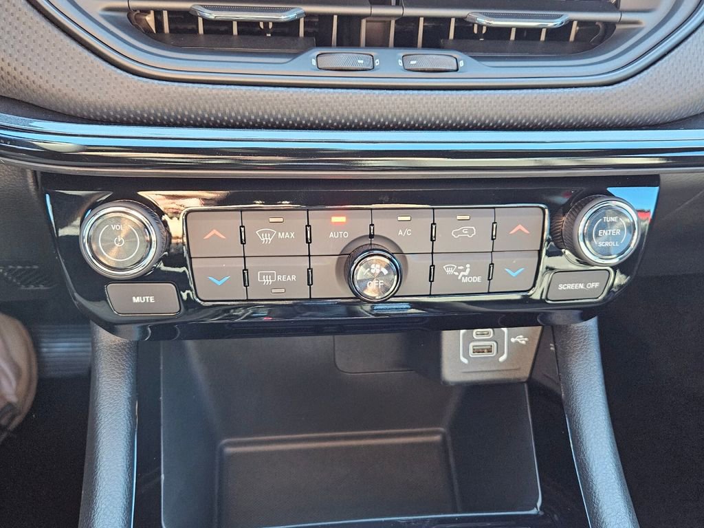 New 2026 Jeep Compass Latitude AWD/4WD image 19