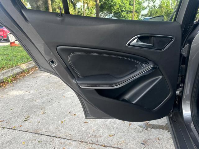 Used 2018 Mercedes-Benz GLA 250 4MATIC image 17