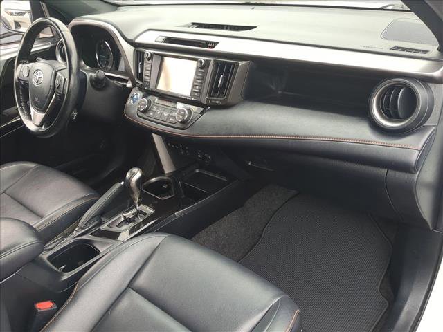 Used 2018 Toyota RAV4 SE AWD/4WD image 30