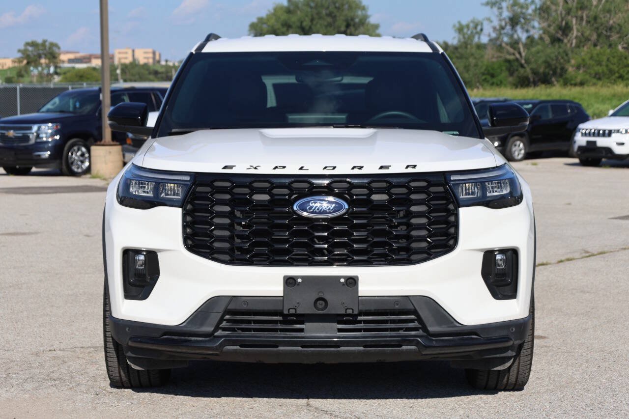 Used 2025 Ford Explorer ST-Line w/ Premium Package AWD/4WD image 5