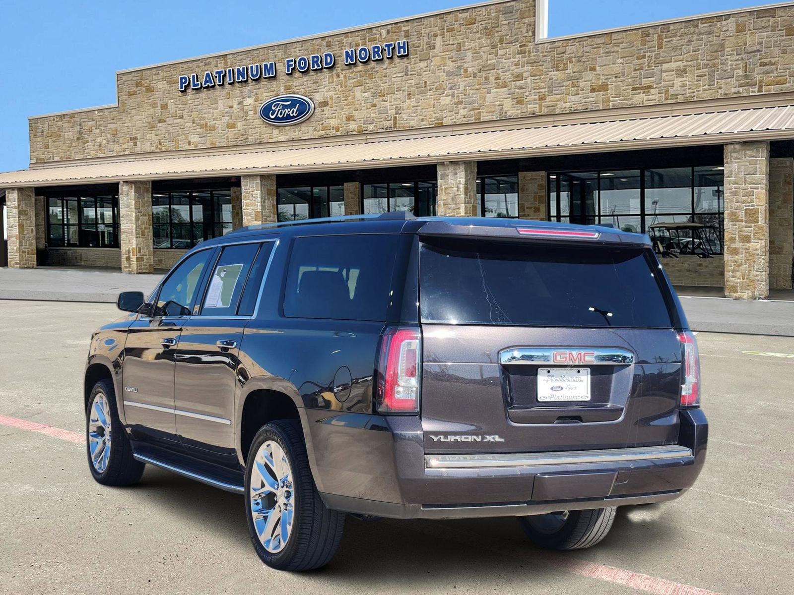 Used 2018 GMC Yukon XL Denali w/ Open Road Package AWD/4WD image 5