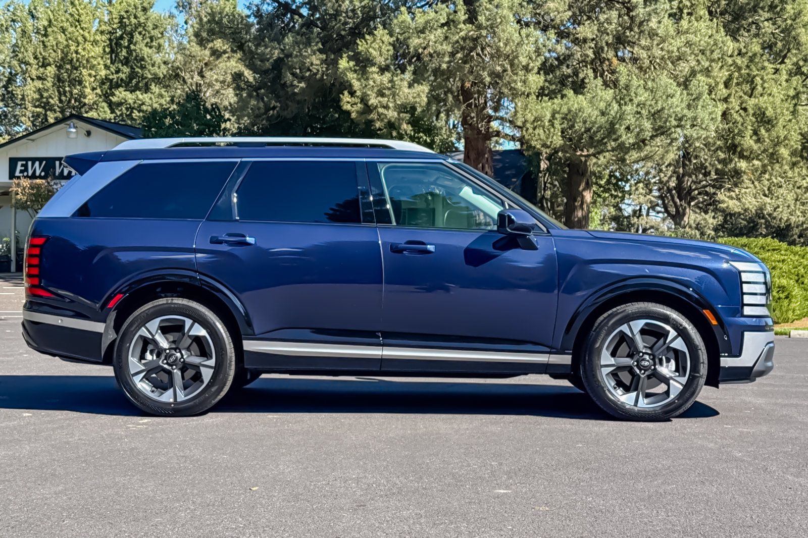 New 2027 Hyundai Palisade Limited AWD/4WD image 3