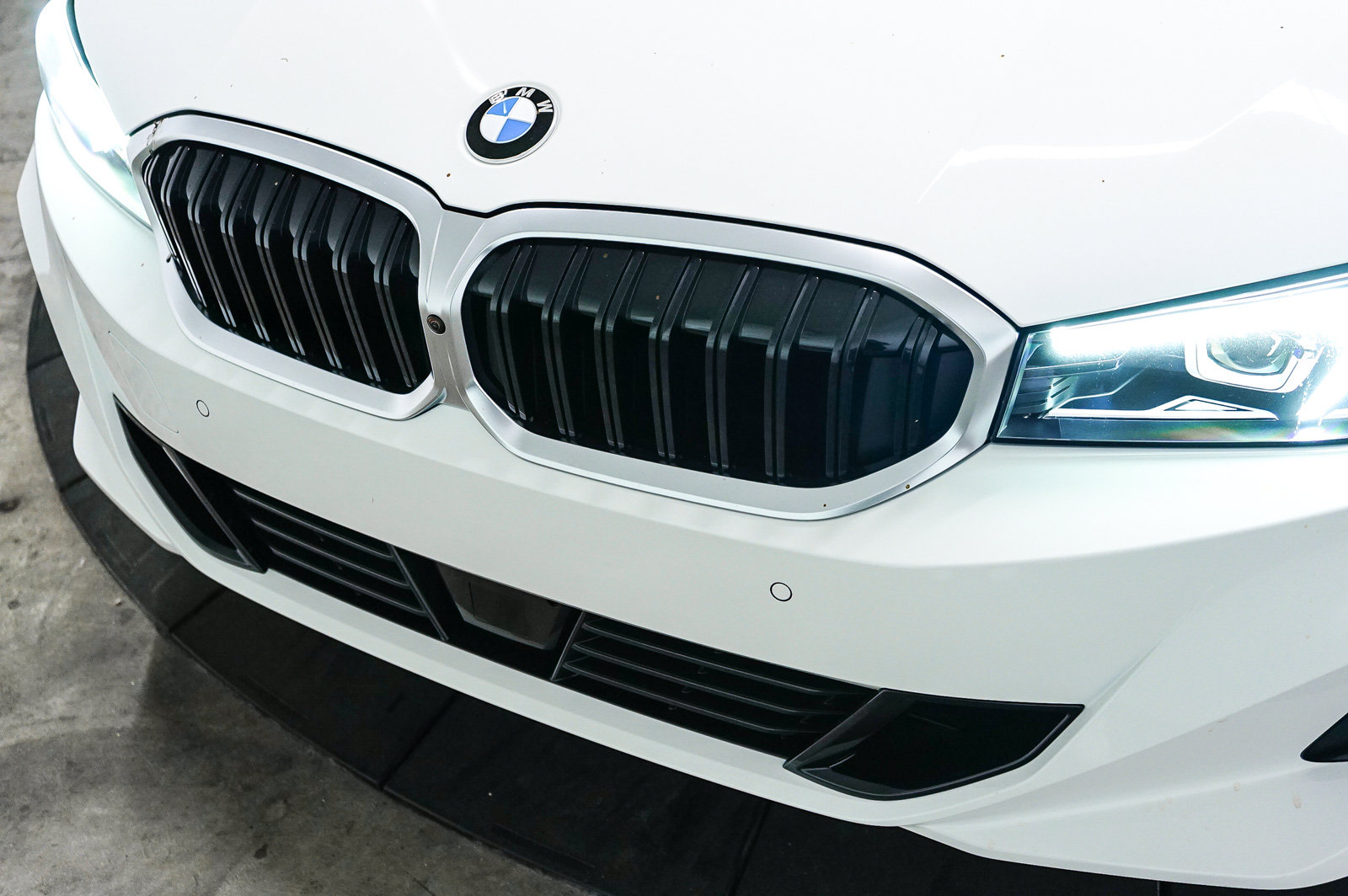 New 2026 BMW 330i Sedan w/ Convenience Package RWD image 10
