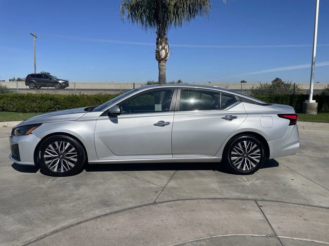 Used 2023 Nissan Altima 2.5 SV image 5