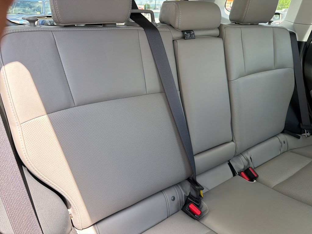Used 2016 Subaru Forester 2.5i Touring w/ Eyesight & Navigation System AWD/4WD image 31