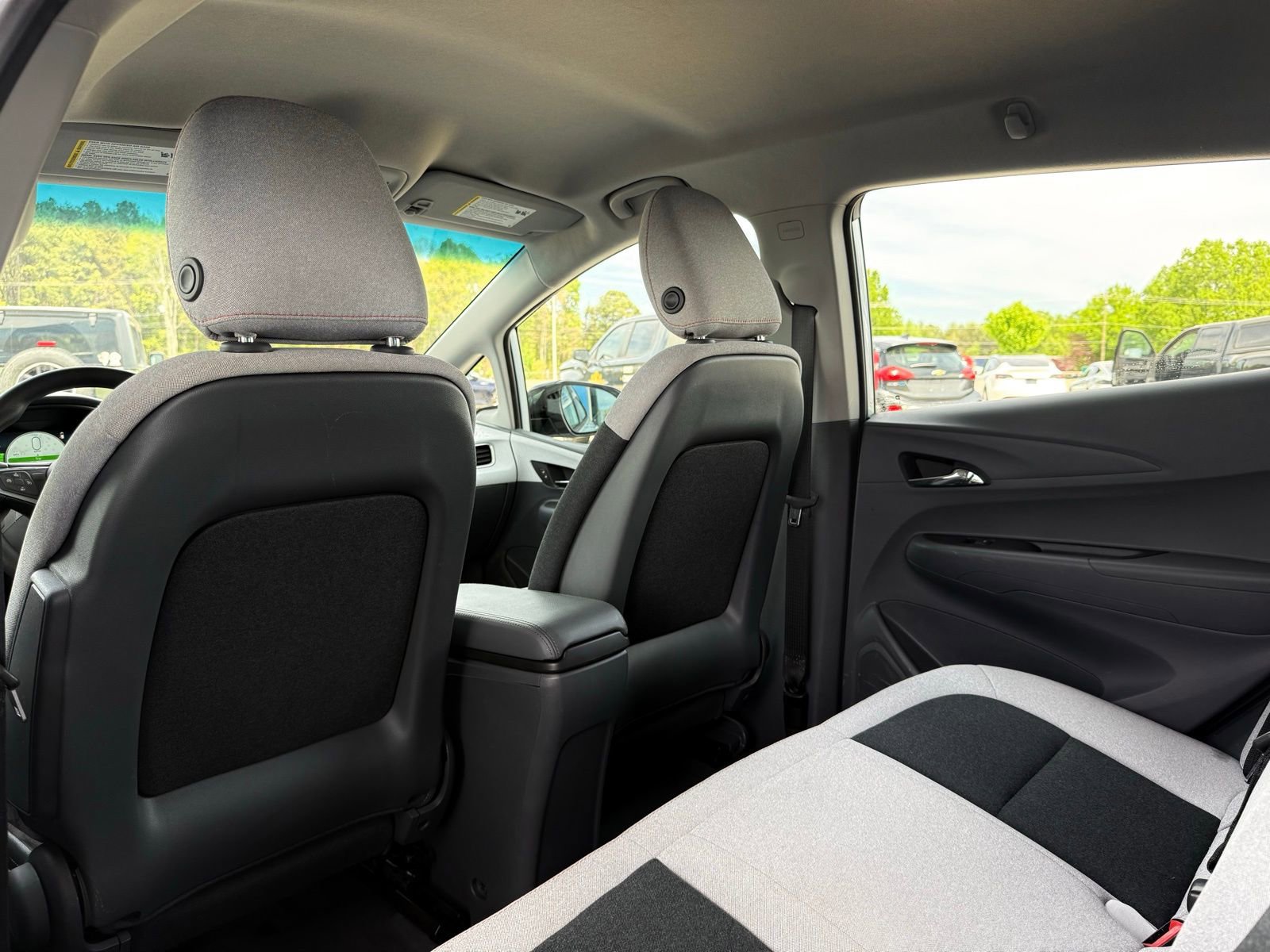 Used 2018 Chevrolet Bolt LT FWD image 17