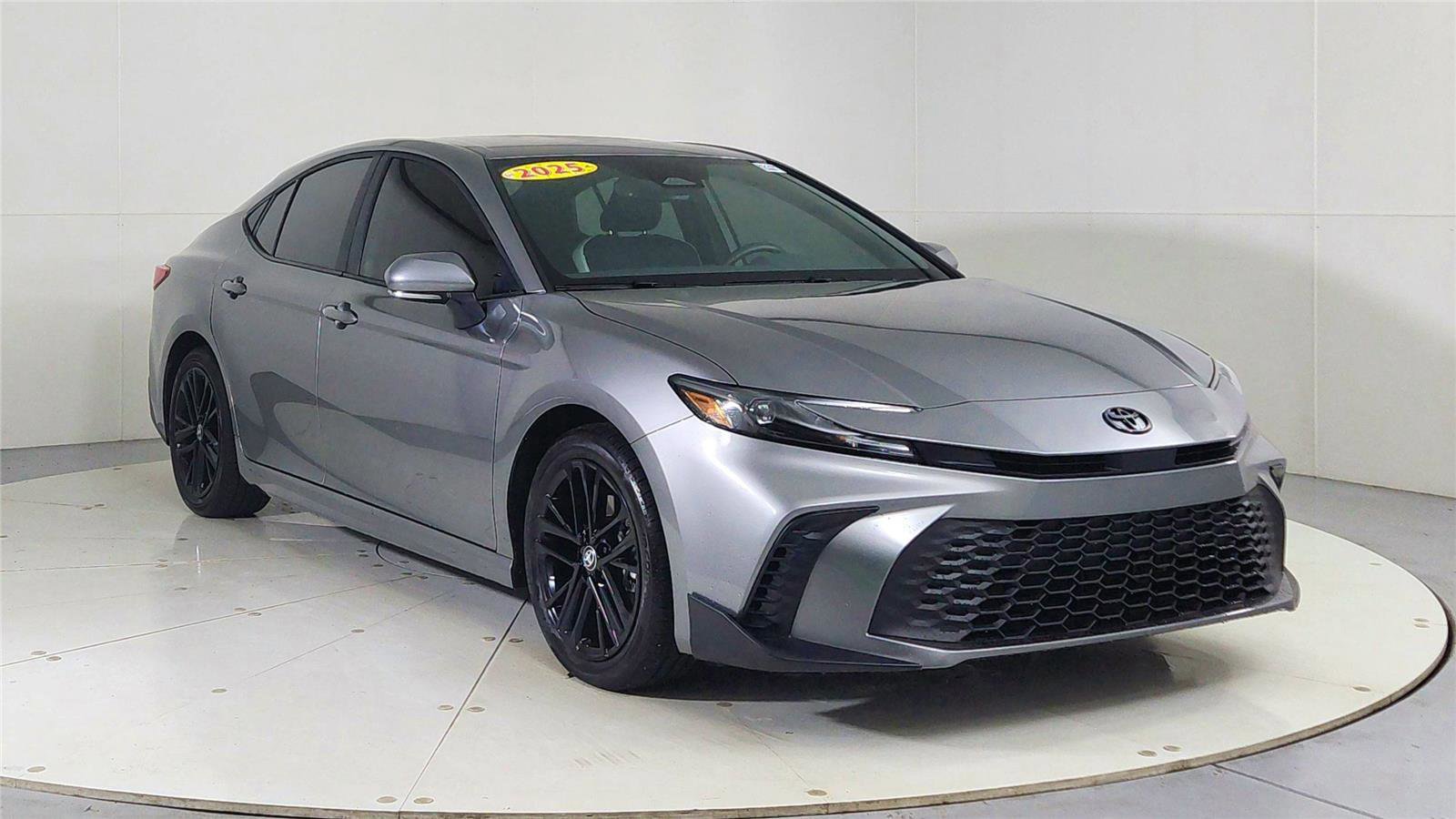 Used 2025 Toyota Camry SE