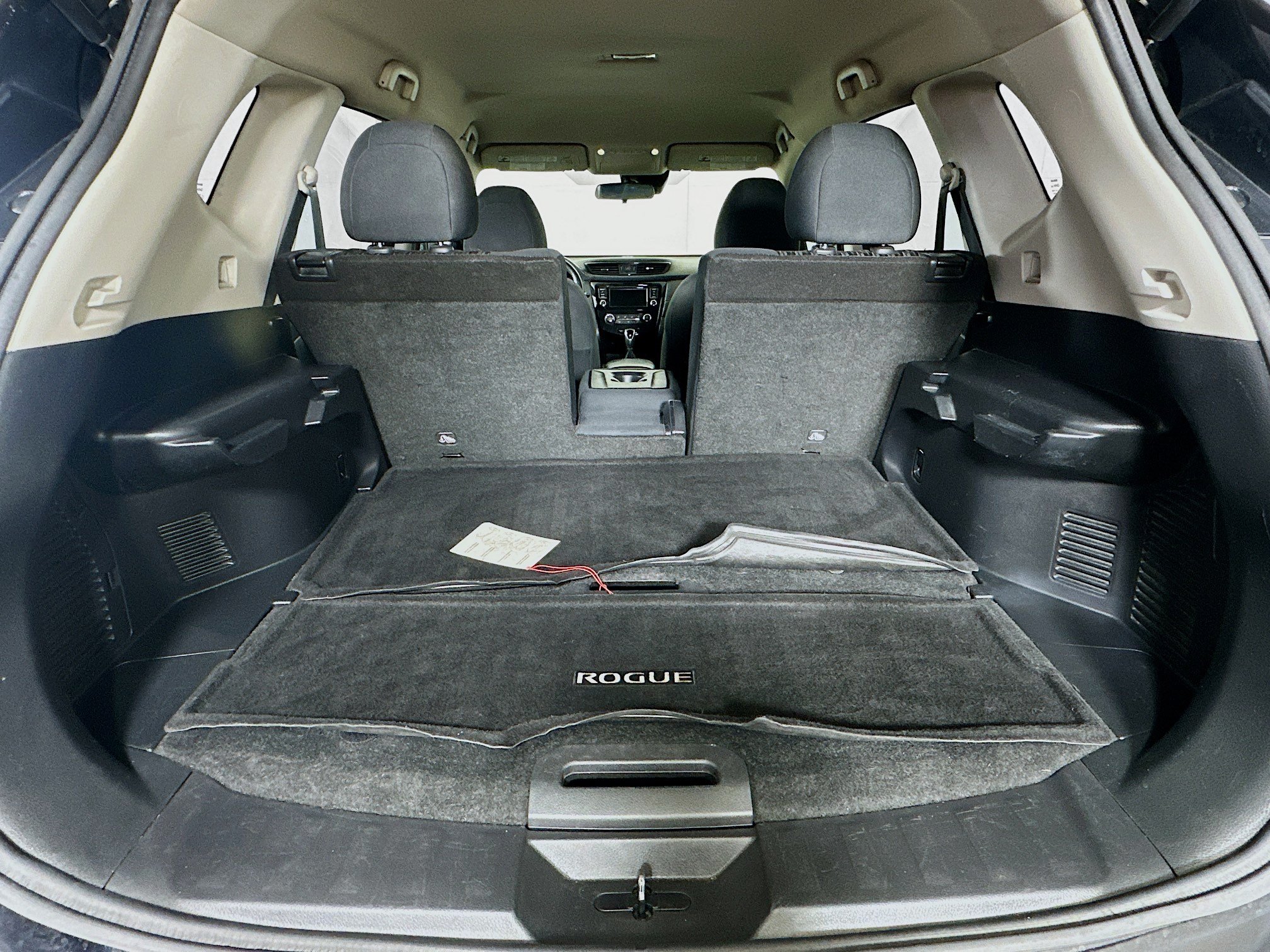 Used 2020 Nissan Rogue S FWD image 27