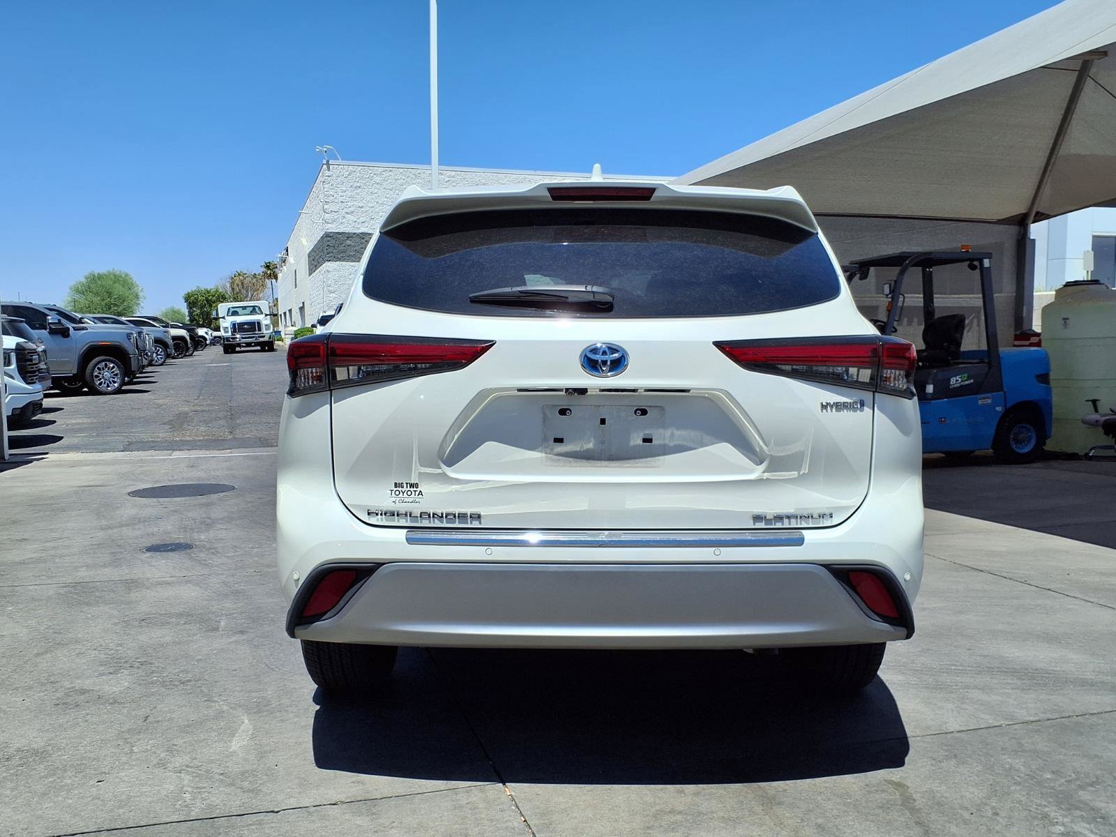 Used 2021 Toyota Highlander Platinum FWD image 6