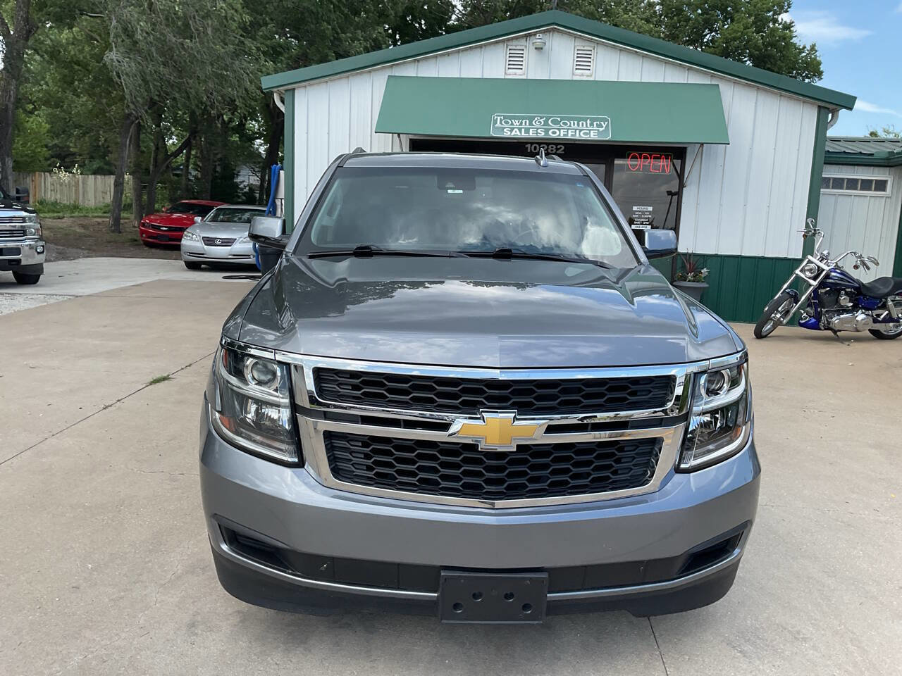 Used 2020 Chevrolet Suburban LT image 4