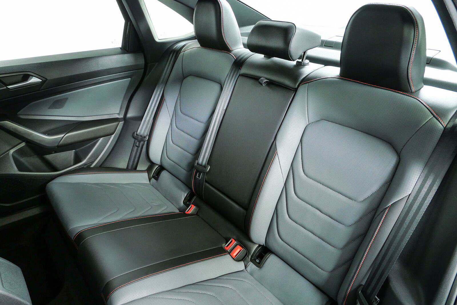 Certified 2025 Volkswagen Jetta GLI Autobahn w/ GLI Black Package FWD image 18
