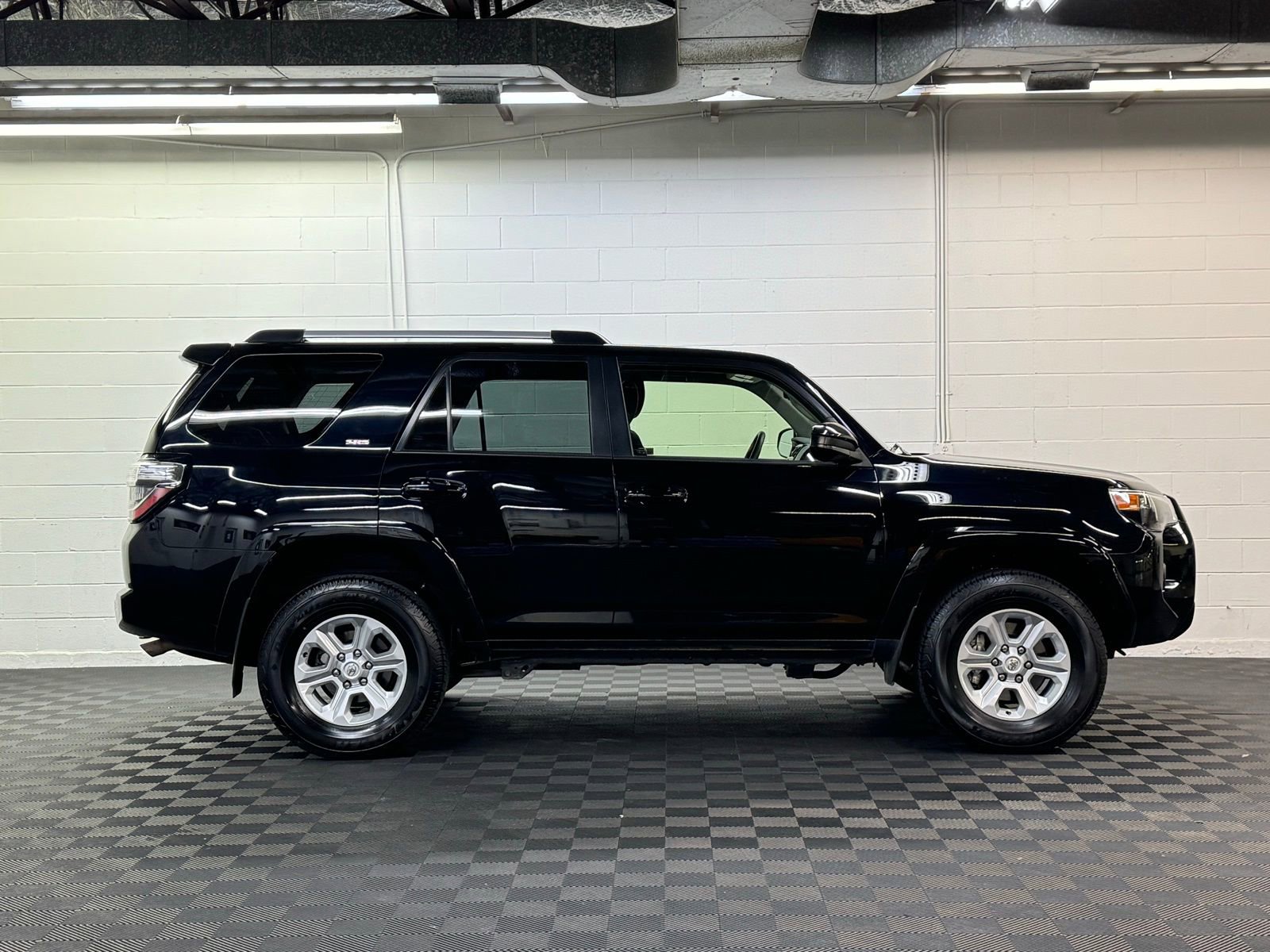Used 2024 Toyota 4Runner SR5 image 4