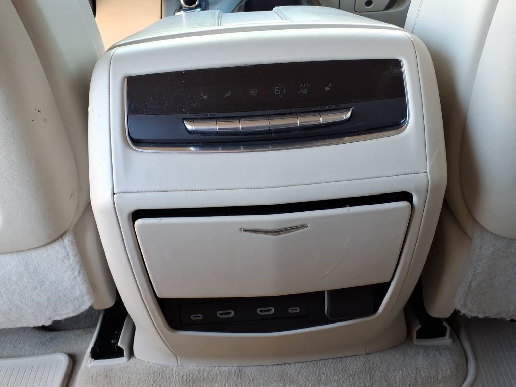 Used 2022 Cadillac Escalade Sport Platinum w/ LPO, ONYX Package AWD/4WD image 15