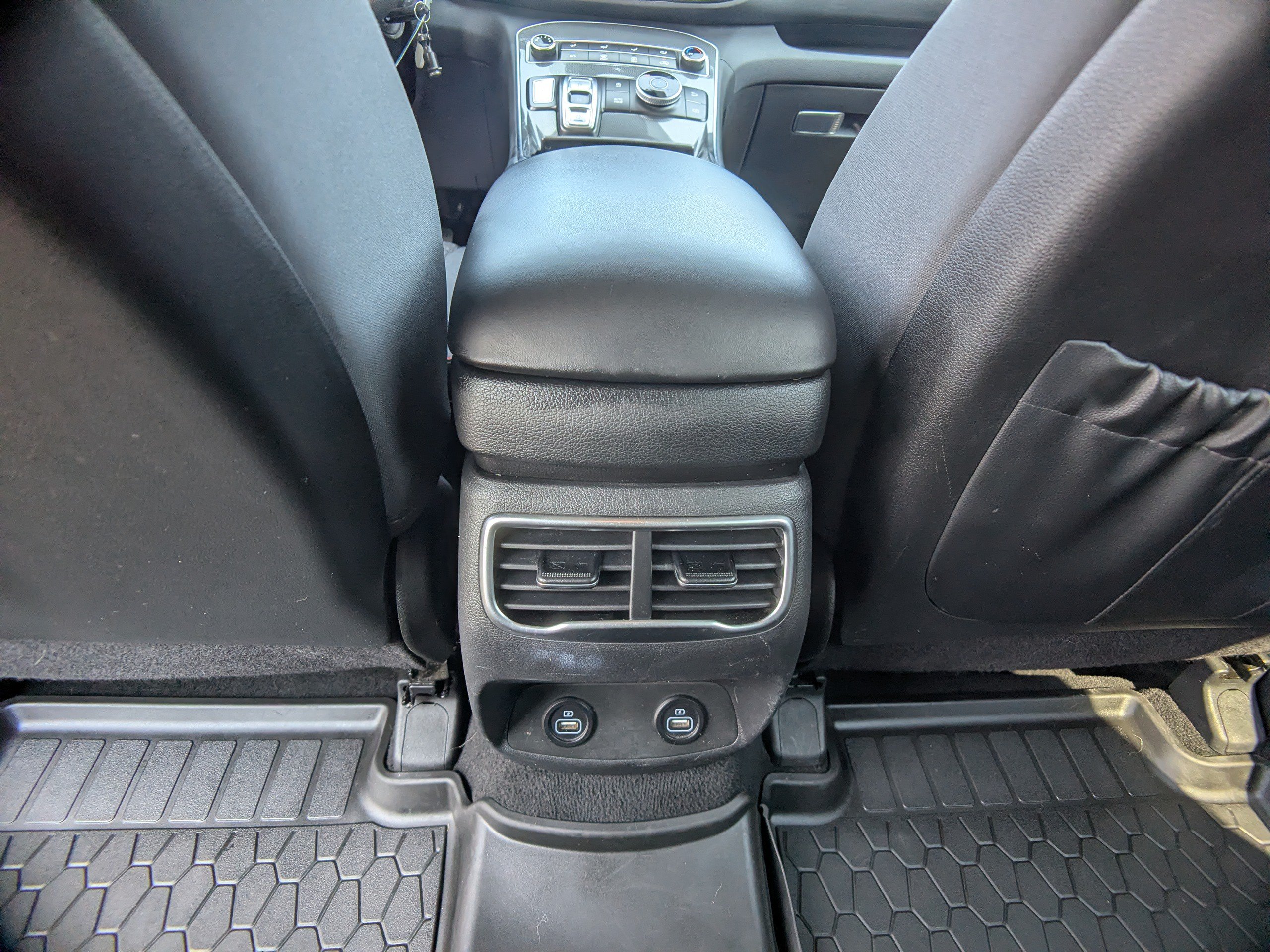 Used 2023 Hyundai Santa Fe SE AWD/4WD image 15