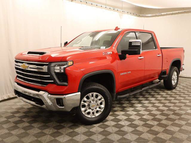 Used 2024 Chevrolet Silverado 3500 LTZ w/ LTZ Convenience Package AWD/4WD image 4