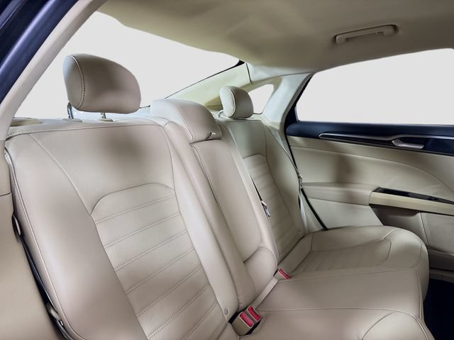 Used 2014 Ford Fusion SE w/ Equipment Group 202A FWD image 27